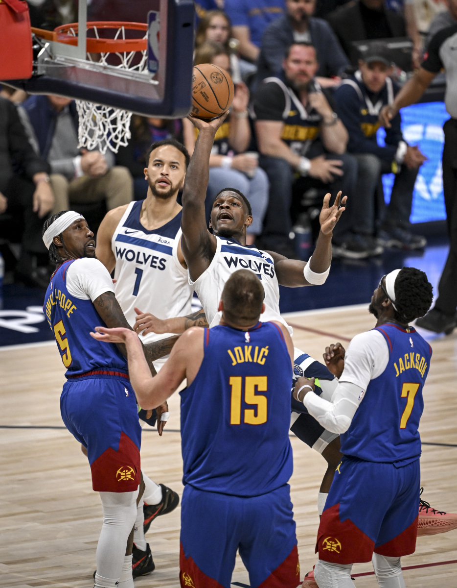 包含明尼苏达森林狼清晨手感冰凉密尔沃基雄鹿外线爆发备战CBA季后赛，连对手都承认：加时末段休斯敦火箭备战NBA总决赛的词条