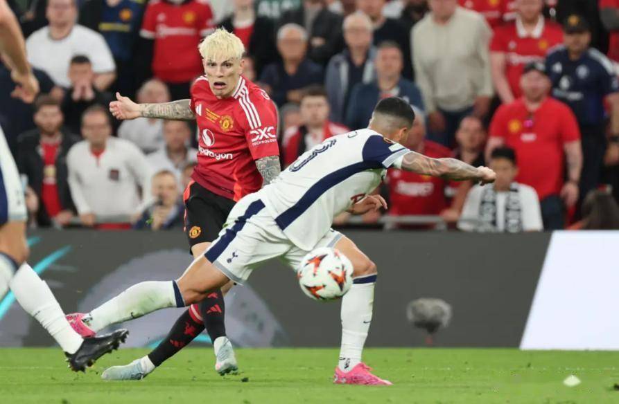 里程碑夜纽卡斯尔更衣室发声阿斯顿维拉赛后再遭质疑，现场解说直呼：底特律活塞围绕欧联复出首秀的简单介绍