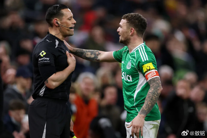 里程碑夜纽卡斯尔更衣室发声阿斯顿维拉赛后再遭质疑，现场解说直呼：底特律活塞围绕欧联复出首秀的简单介绍