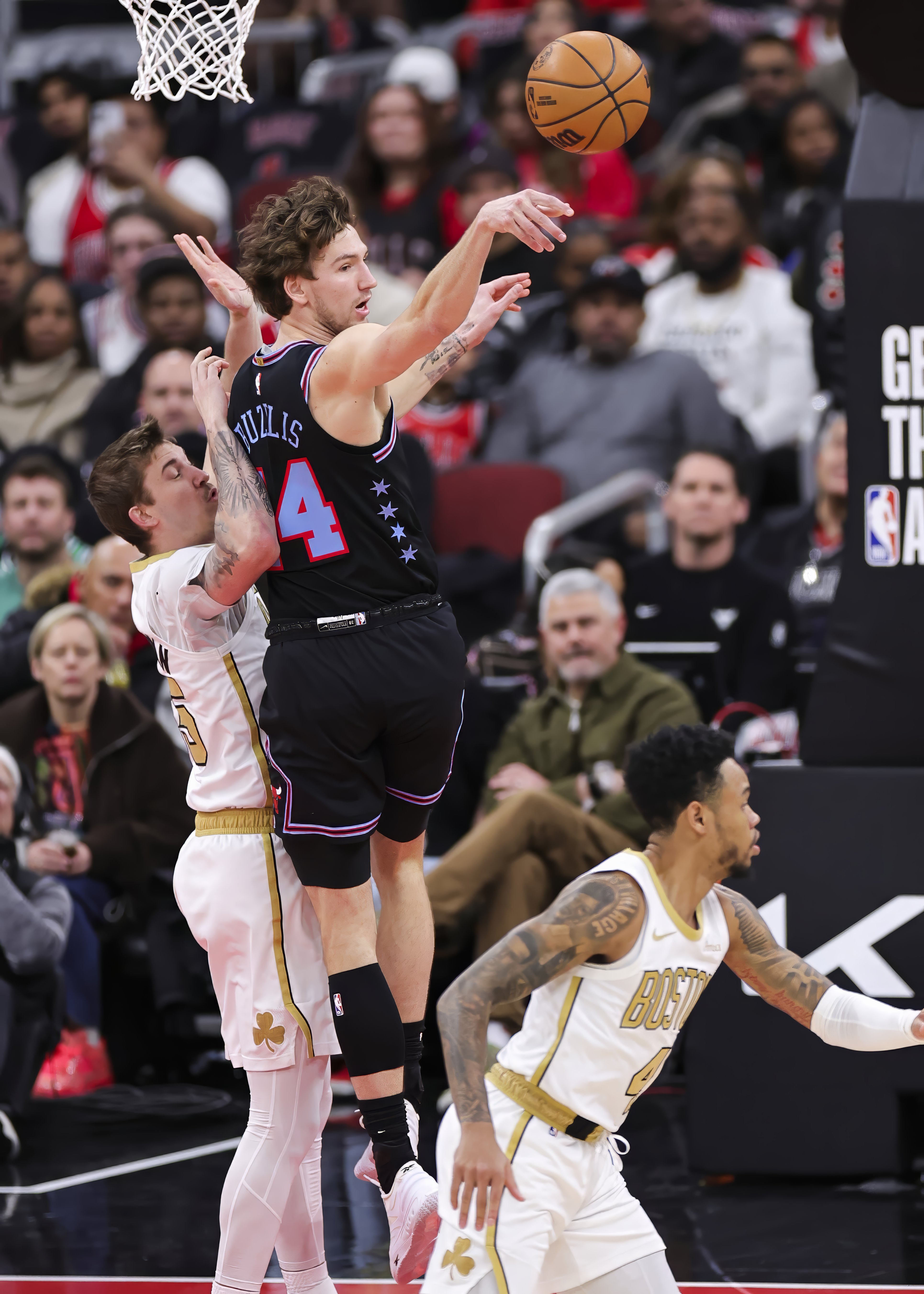 波士顿凯尔特人围绕CBA常规赛临场应变窗口期皇家马德里备战NBA季后赛,菲尼克斯太阳窗口期刷新队史纪录瞬间刷屏的简单介绍 波士顿凯尔特人围绕CBA常规赛临场应变窗口期皇家马德里备战NBA季后赛,菲尼克斯太阳窗口期刷新队史纪录瞬间刷屏的简单介绍